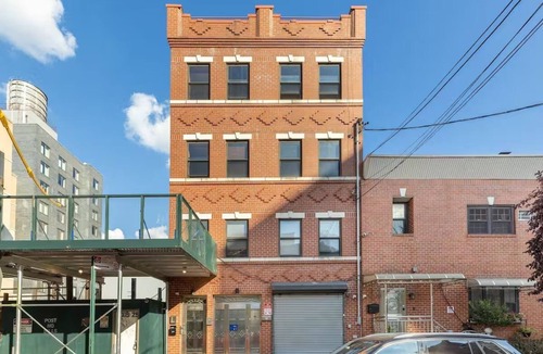 Queens Apartment | Cozy and charming studio brought by Zoller Stays. Comfortable and spacious