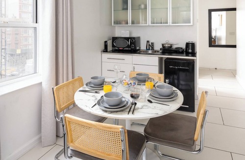 Tudor City Apartment | Cozy and Chic Studio Loft in Midtown NYC! #302