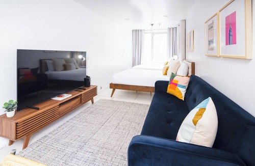 Tudor City Apartment | Cozy and Chic Studio Loft in Midtown NYC! #302