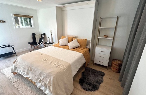 Oakland Cottage | Cozy and Clean Studio with Magical Spa Garden