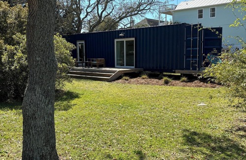 Wilmington Beach House | Cozy and Comfortable Shipping Container House -Pet Friendly-Easy Walk to Beach