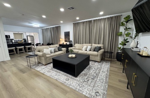 Coral Springs House | Cozy and Comfortable Home