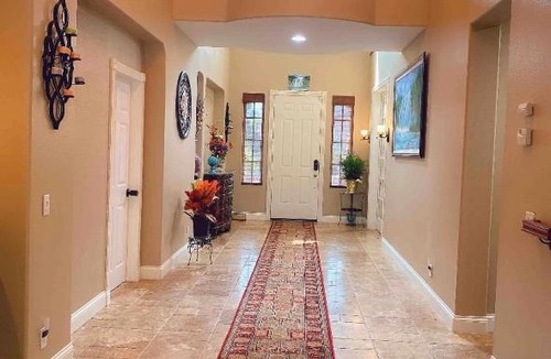 Eastvale House | Cozy And Comfortable #202 Room