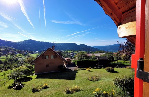 Geishouse Ski Chalet | Cozy and comfortable beam chalet