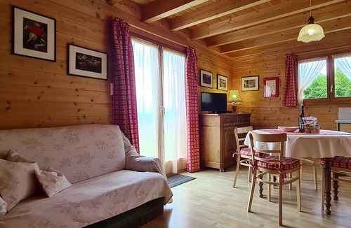 Geishouse Ski Chalet | Cozy and comfortable beam chalet
