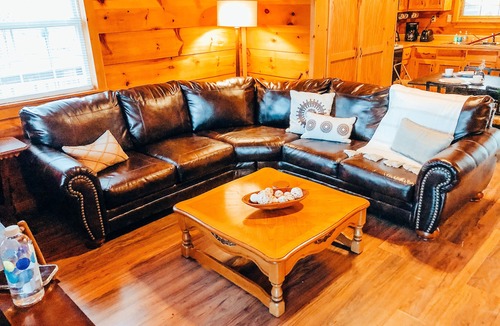 Mount Vernon Cabin | Cozy and Comfortable Lake Cabin