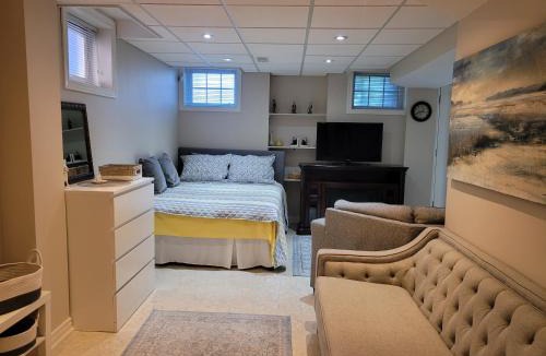 Richmond Hill Apartment | Cozy and comfy Studio Apartment