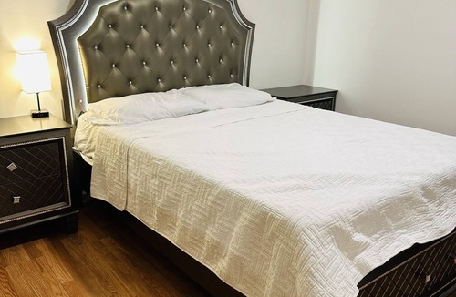 Huntington Station Apartment | cozy and convenient apartment 1 min from train.