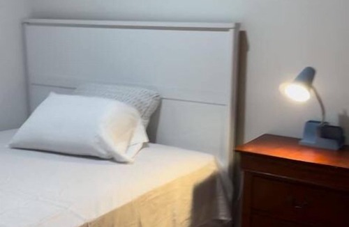 Huntington Station Apartment | cozy and convenient apartment 1 min from train.