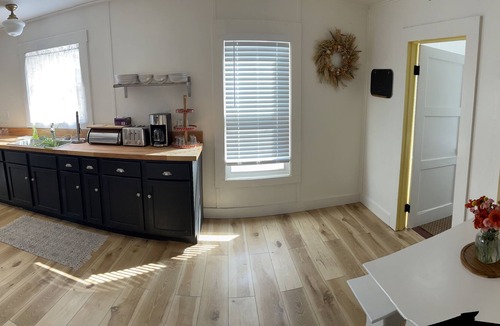 Boonville House | Cozy and Downtown