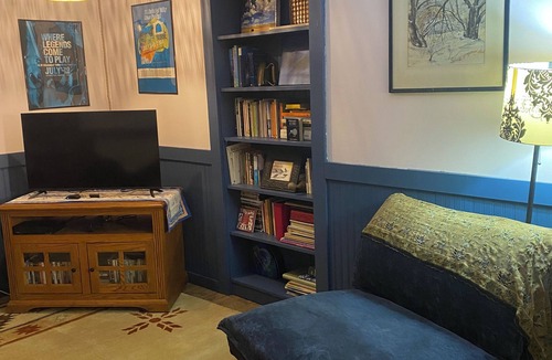 Kearney Apartment | Cozy and Eclectic 2-bedroom basement apartment in charming Kearney