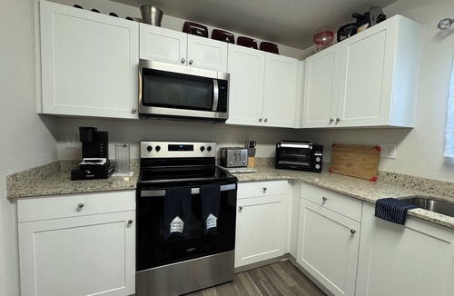 Jacarandas House | Cozy and Economical Vacation Rental