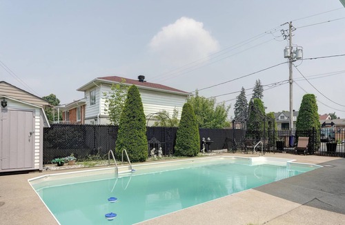 Laval-des-Rapides House | Cozy and Elegant Entire House