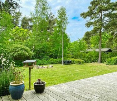 Skødshoved Strand House | Cozy And Family-Friendly Holiday Cottage Near The Beach And Nature