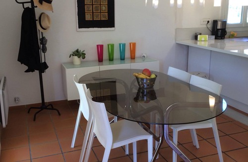 Meyrargues House | Cozy and family house, near Aix in the heart of the village.