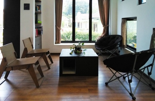 Tajinan House | Cozy and Friendly Budget Room in Downtown