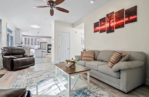 Waterford House | Cozy and Fun Waterford Getaway