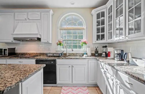 Waterford House | Cozy and Fun Waterford Getaway