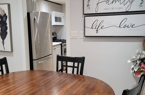 Georgina House | cozy and inviting cottage by Lake Simcoe