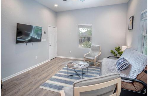 Nevada Street Apartment | Cozy and Lovely 2BR 2BA Apt#A Near Lively Downtown