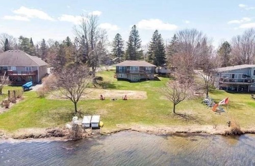 Valentia Cottage | Cozy and luxurious four seasons waterfront cottage