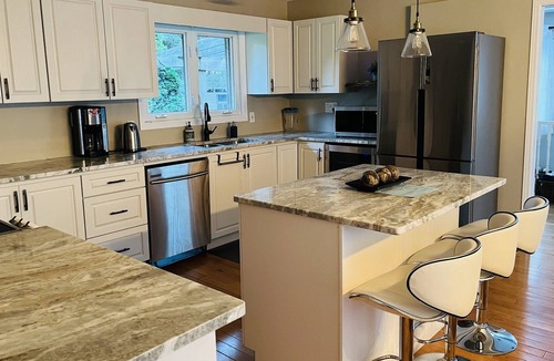 Valentia Cottage | Cozy and luxurious four seasons waterfront cottage