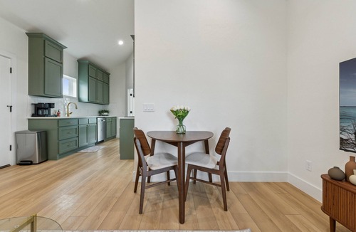 Edmond House | Cozy and Modern 1-bedroom house in Edmond