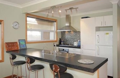 Waikanae House | Cozy and modern holiday pad