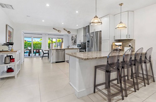 Coral Heights Villa | Cozy and Modern Home w/Heated Pool - RUBI.life