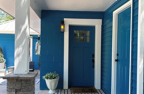 Longtown Cottage | Cozy and Modern Waterfront Cottage