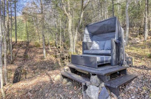 Lac Superieur Village Ski Chalet | Cozy and private 3 bedroom cottage access to lake
