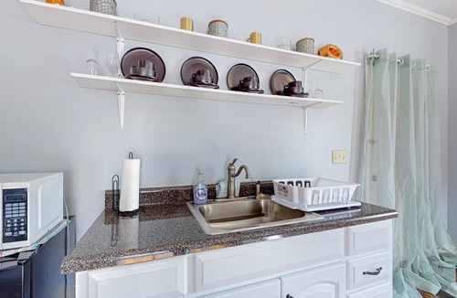 Summerville Apartment | Cozy and private studio on 5-shared acres with kitchenette & WiFi