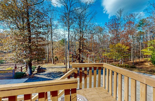 Summerville Apartment | Cozy and private studio on 5-shared acres with kitchenette & WiFi