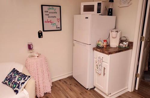 White Apartment | Cozy and private studio