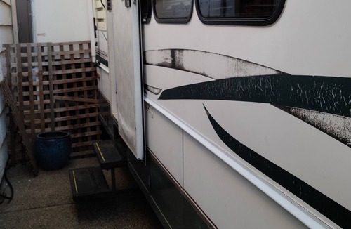 Keizer House | Cozy and private with electric fireplace