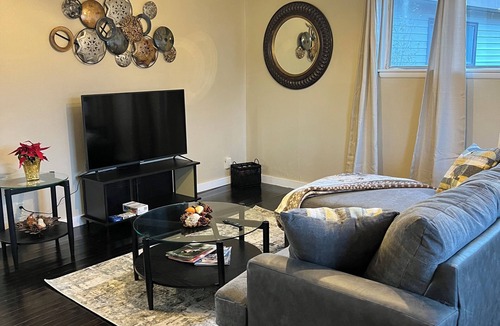 Shoal Creek Drive House | Cozy and Quiet in Joplin