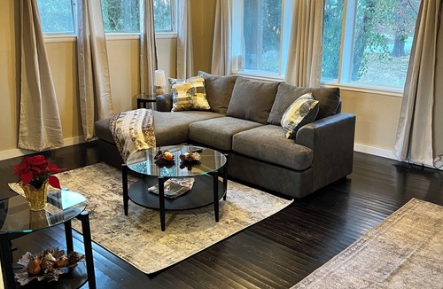 Shoal Creek Drive House | Cozy and Quiet in Joplin