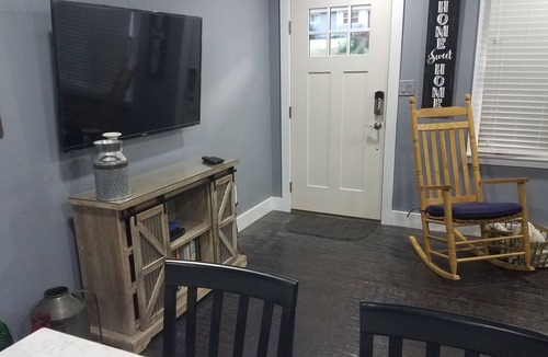 Freeport House | Cozy and Quiet Ranch house Close to everything