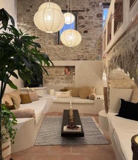 Fanjeaux House | Cozy And Refined Retreat In The Heart Of Fanjeaux
