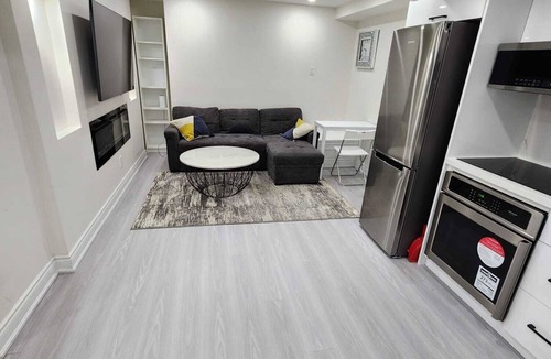 Milton House | Cozy and Spacious Basement suite