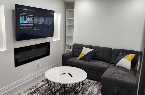 Milton House | Cozy and Spacious Basement suite