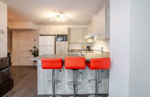 Griffintown Apartment | Cozy and Spacious Condo Downtown