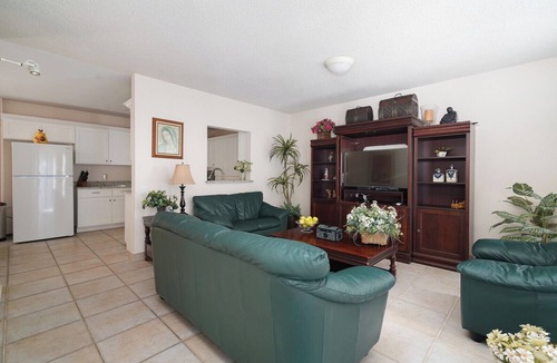 Vance Jackson House | Cozy and Spacious Home at Gated Community.