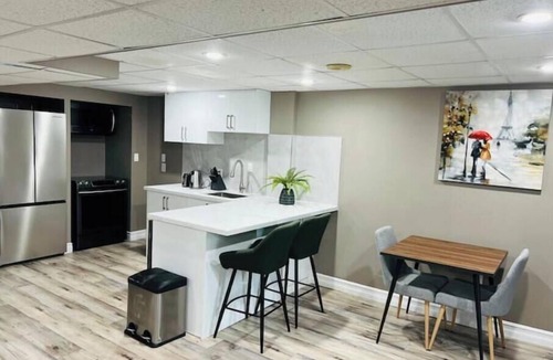 Kitchener Apartment | Cozy and sparkling 2 Bedroom Suite