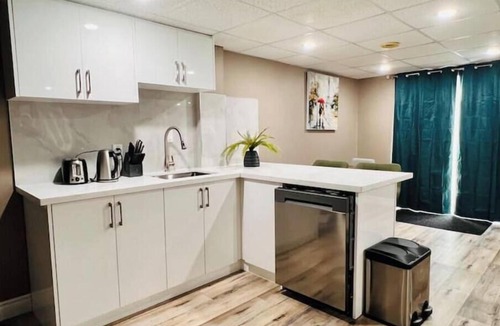 Kitchener Apartment | Cozy and sparkling 2 Bedroom Suite
