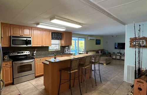Cross Key Waterways House | Cozy and Stress-Free bayside home with private dock
