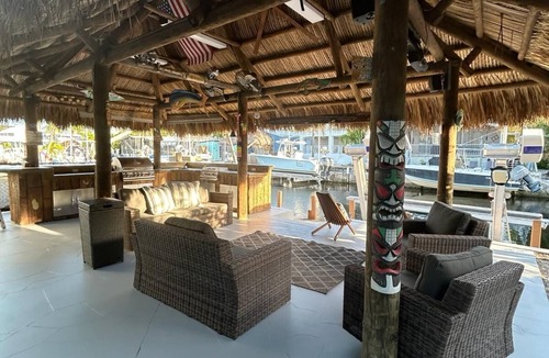 Cross Key Waterways House | Cozy and Stress-Free bayside home with private dock