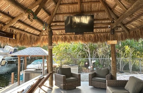 Cross Key Waterways House | Cozy and Stress-Free bayside home with private dock