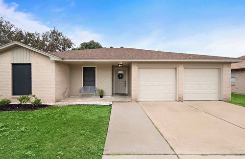 Bowling Green House | Cozy and Stylish 3-Bedroom Family Retreat