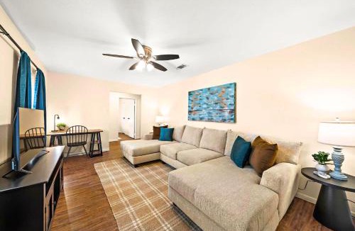 El Lago House | Cozy and Stylish 3-Bedroom Sanctuary